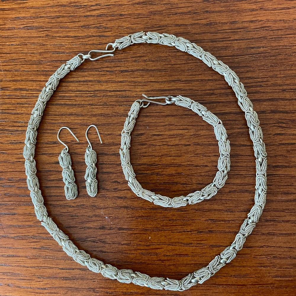 Beautiful Silver Jewelry Set, Matching Neckace, Bracelet and Earrings